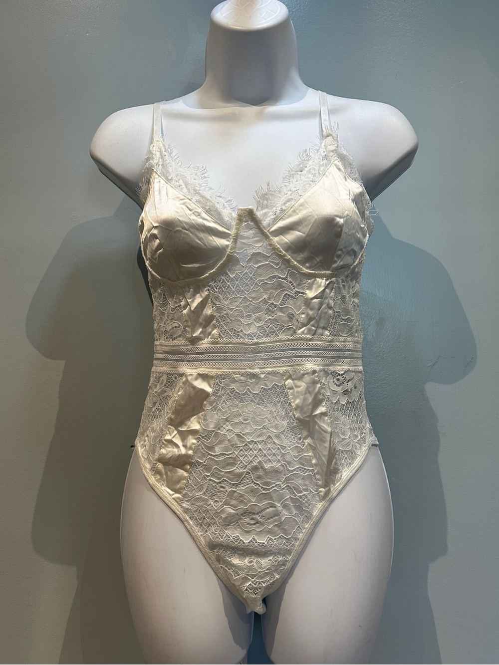 Yandy White Lace Lingerie Bodysuit Small NWOT